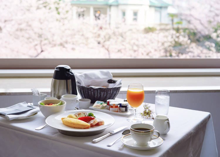 'In-Room Dining' to Savor Your Meal in the Comfort of Your Room!