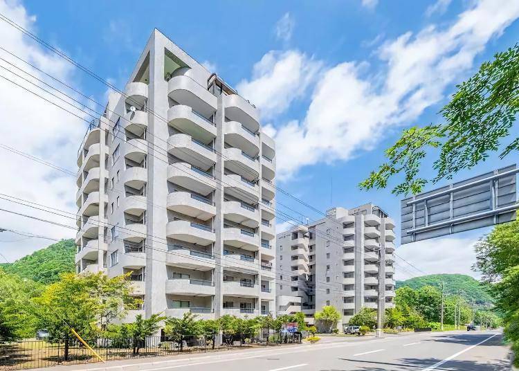 1. Clockless JZNK - Stylish Long Term Accommodation with a Top Floor Onsen!