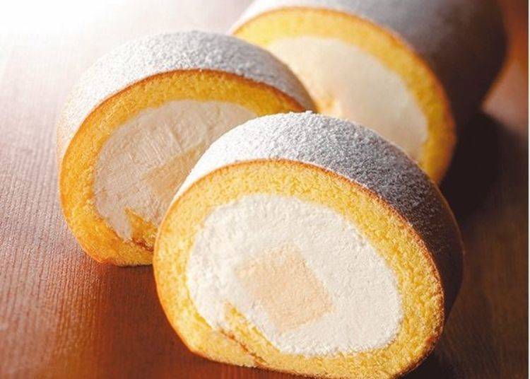 LeTAO Deux Fromage Roll (1,944 yen per roll) sold only at the LeTAO main shop.