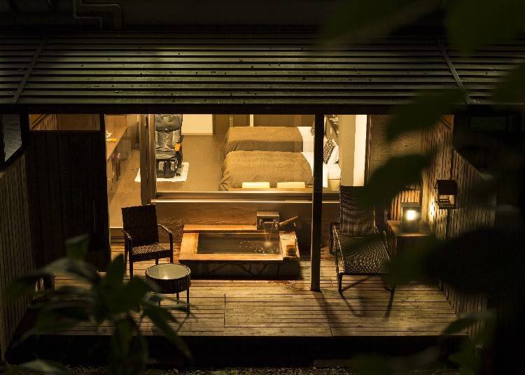 Rooms with open-air hot spring baths, available as either cypress or ceramic.