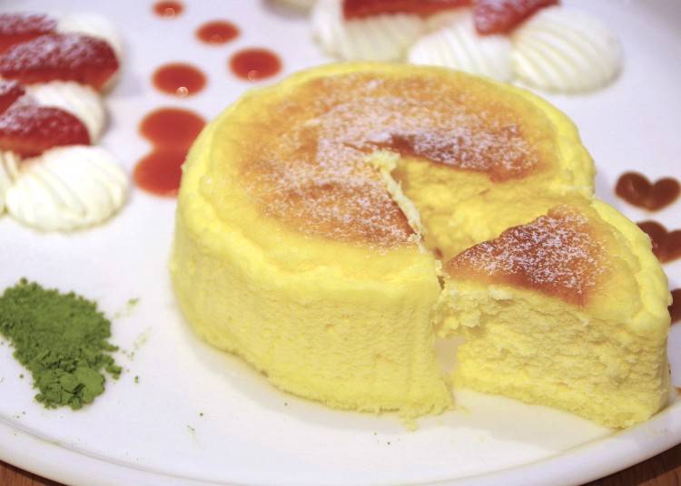 ▲パンケーキを食べるような感覚で、ナイフ＆フォークでカットして味わいます