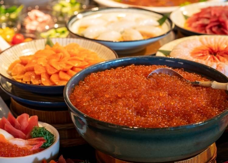 ▲연어알 무제한 담기! 다른 해산물도 원 없이 담을 수 있다!