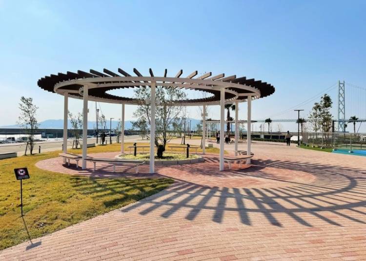 Lagoon Community Park: A Resort with Ocean Views and Sandy Beaches