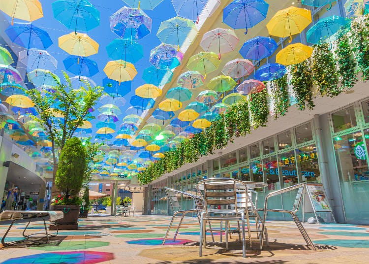 Umbrella Patio decorated with cute umbrellas (Kusatsu City). (Photo: PIXA))