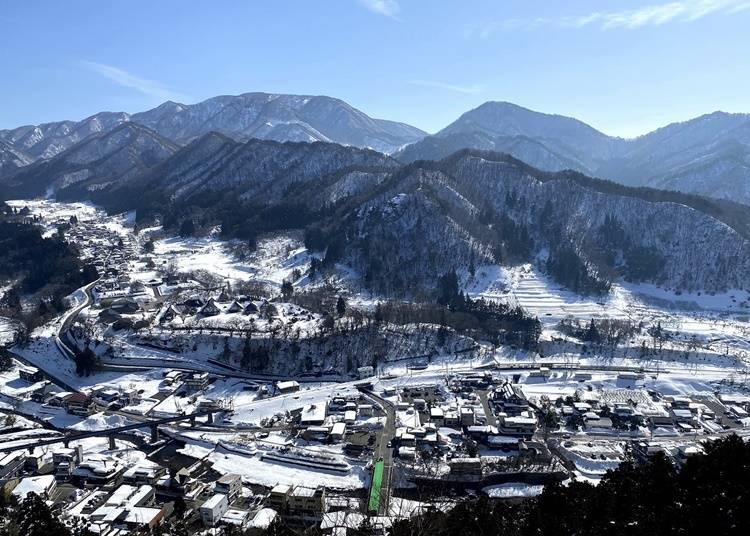 五大堂から眺める山寺の山里