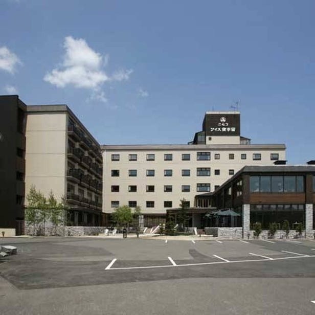 Natural Resort Niseko Weiss Hotel